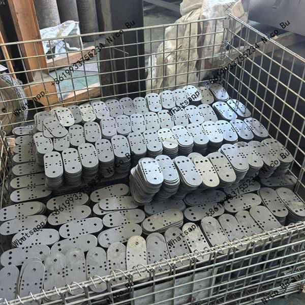 Galvanized steel drag chain side links and crossbar components