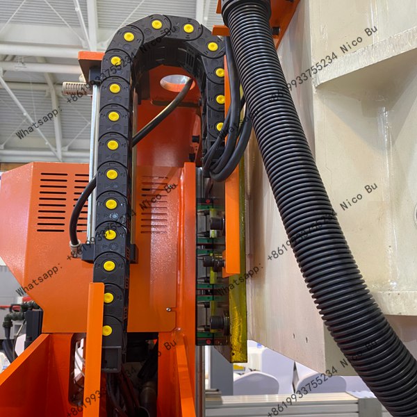 sealed-25x55-enclosed-plastic-flexible-cable-drag-chain-installed-on-cnc-machine