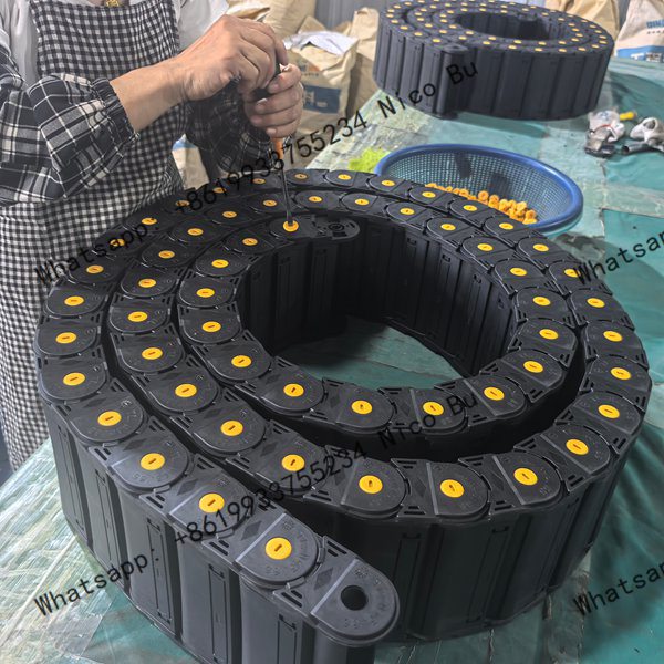 industrial-flexible-drag-chain-raw-material-polymer-processing-workshop