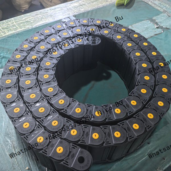 30-series-nylon-cable-drag-chain-main-product-showcase